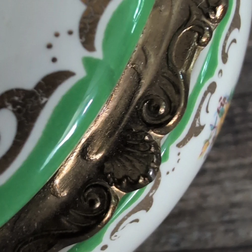 Vintage‎ Heart Jewelery Music Box, Rare Vintage Enamel Metal Footed Trinket Dish